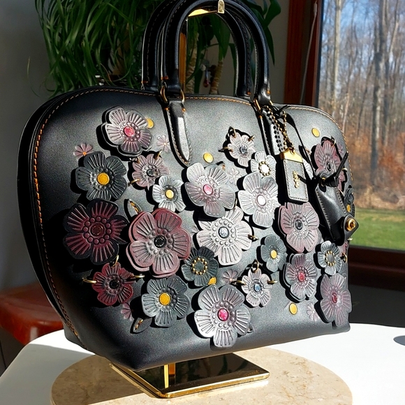 SOLD 🥀COMING SOON .... Coach 1941 Rivet Tea Rose limited Edition Satchel  NWOT - Picture 1 of 1